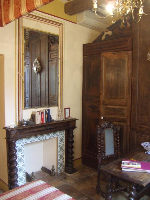 Bize De La Tour Bed and Breakfast Saint-Bonnet-du-Gard Rum bild