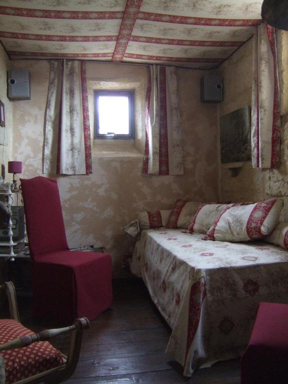 Bize De La Tour Bed and Breakfast Saint-Bonnet-du-Gard Rum bild
