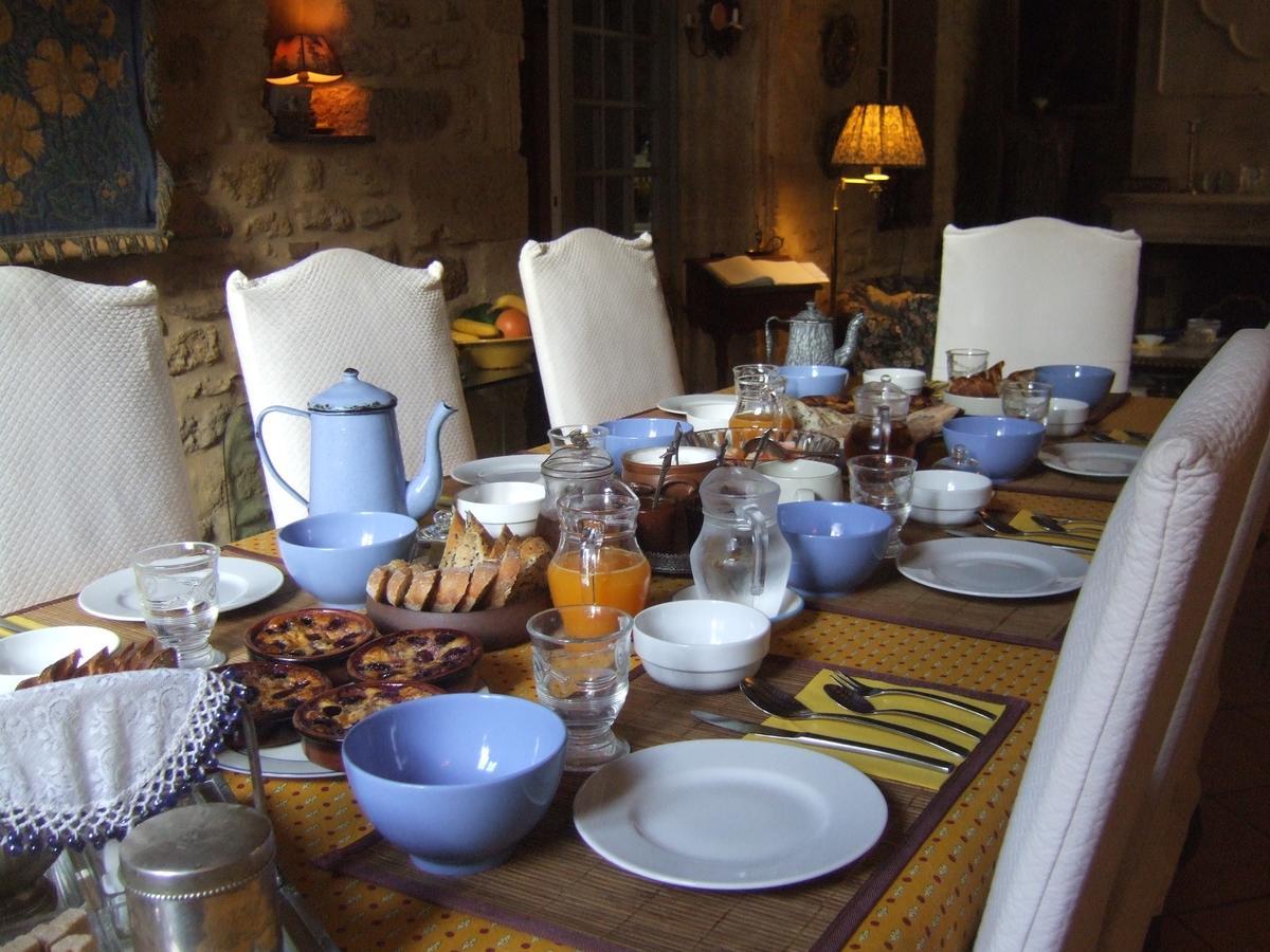 Bize De La Tour Bed and Breakfast Saint-Bonnet-du-Gard Exteriör bild